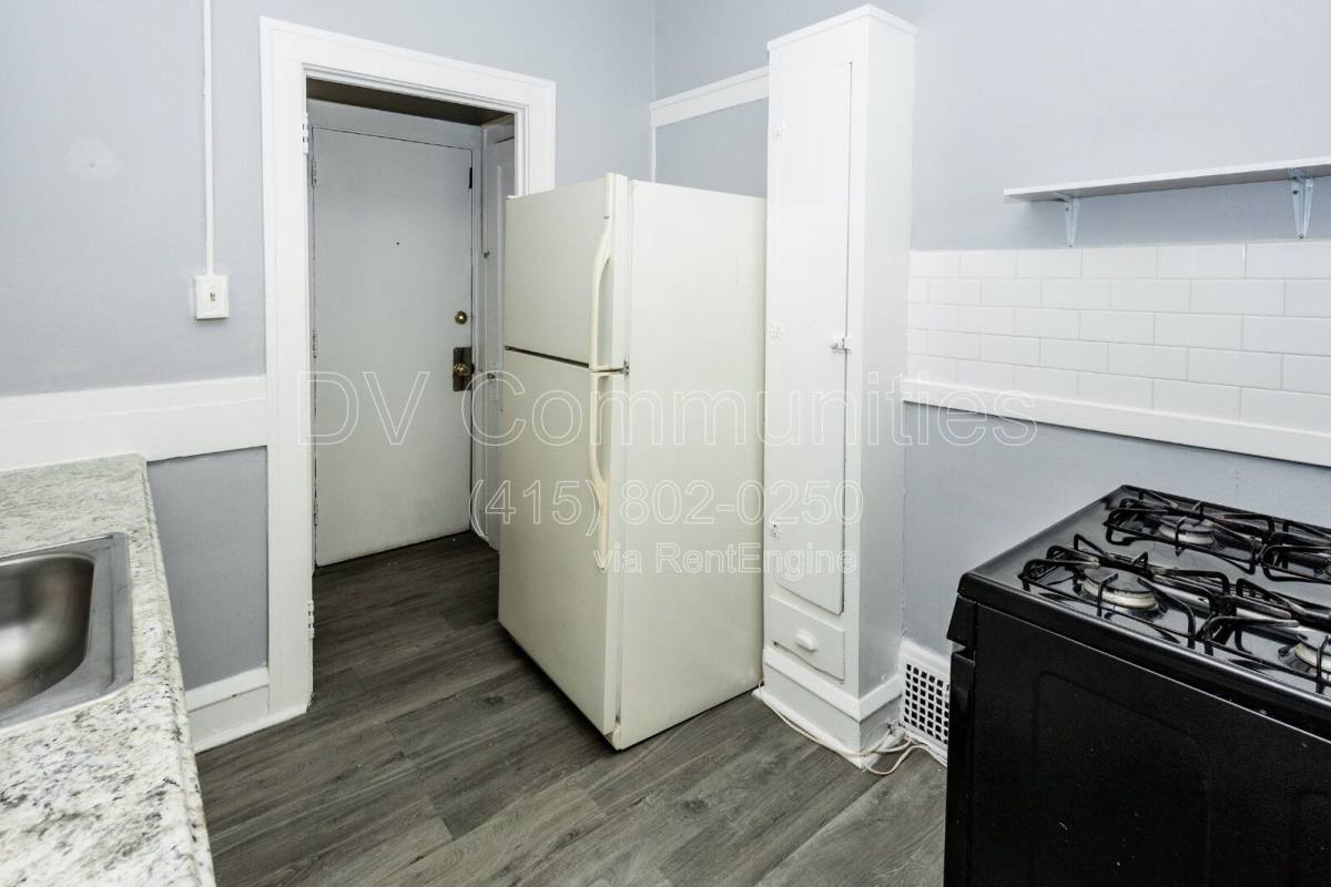 Apartment for rent at 13389 Madison Ave #10, Lakewood, OH 44107