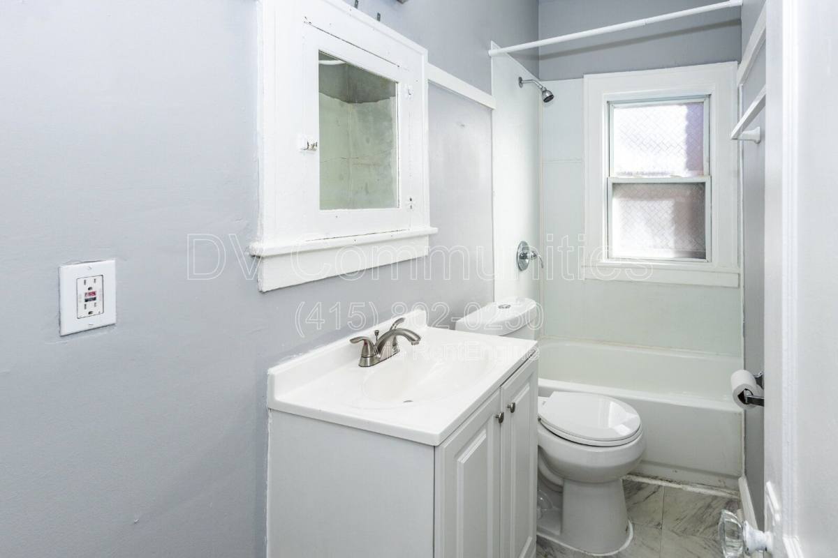 Apartment for rent at 13389 Madison Ave #10, Lakewood, OH 44107