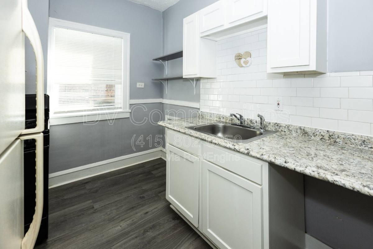 Apartment for rent at 13389 Madison Ave #10, Lakewood, OH 44107