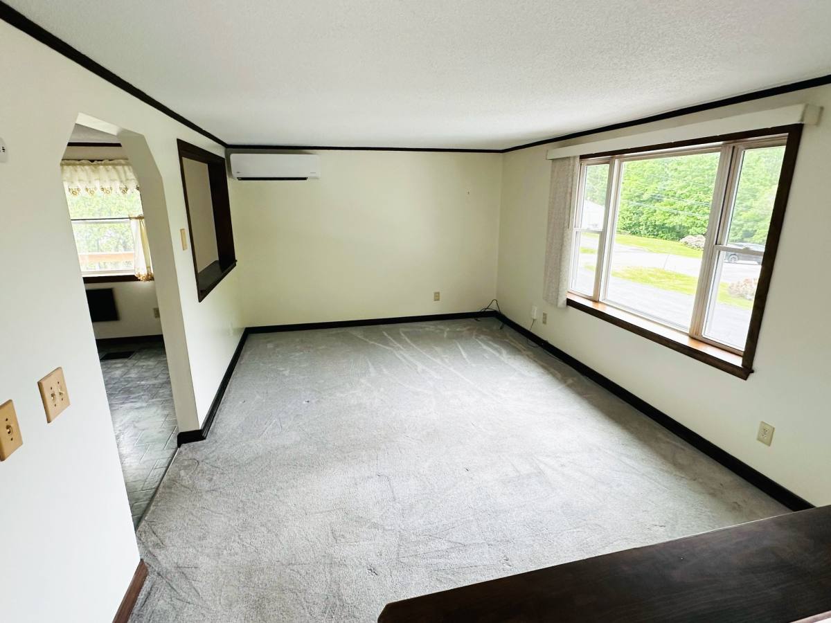 House for rent at 16 J R Dr, Lincoln, ME 04457