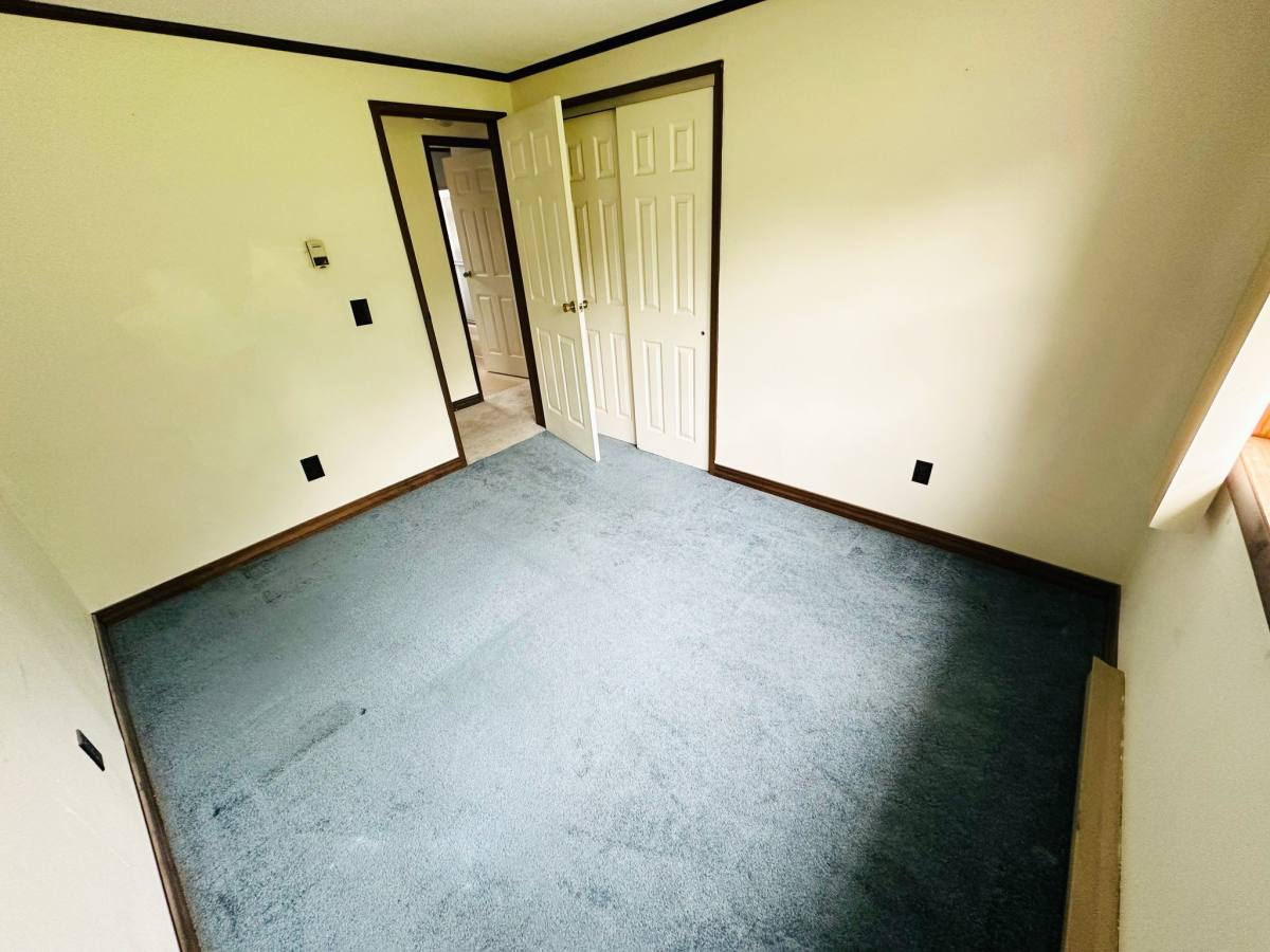 House for rent at 16 J R Dr, Lincoln, ME 04457