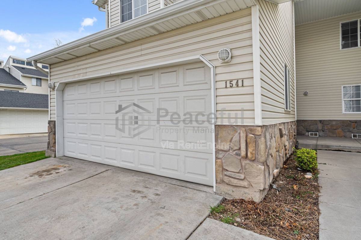 Townhouse for rent at 1541 W Lane Court, Provo, UT 84601