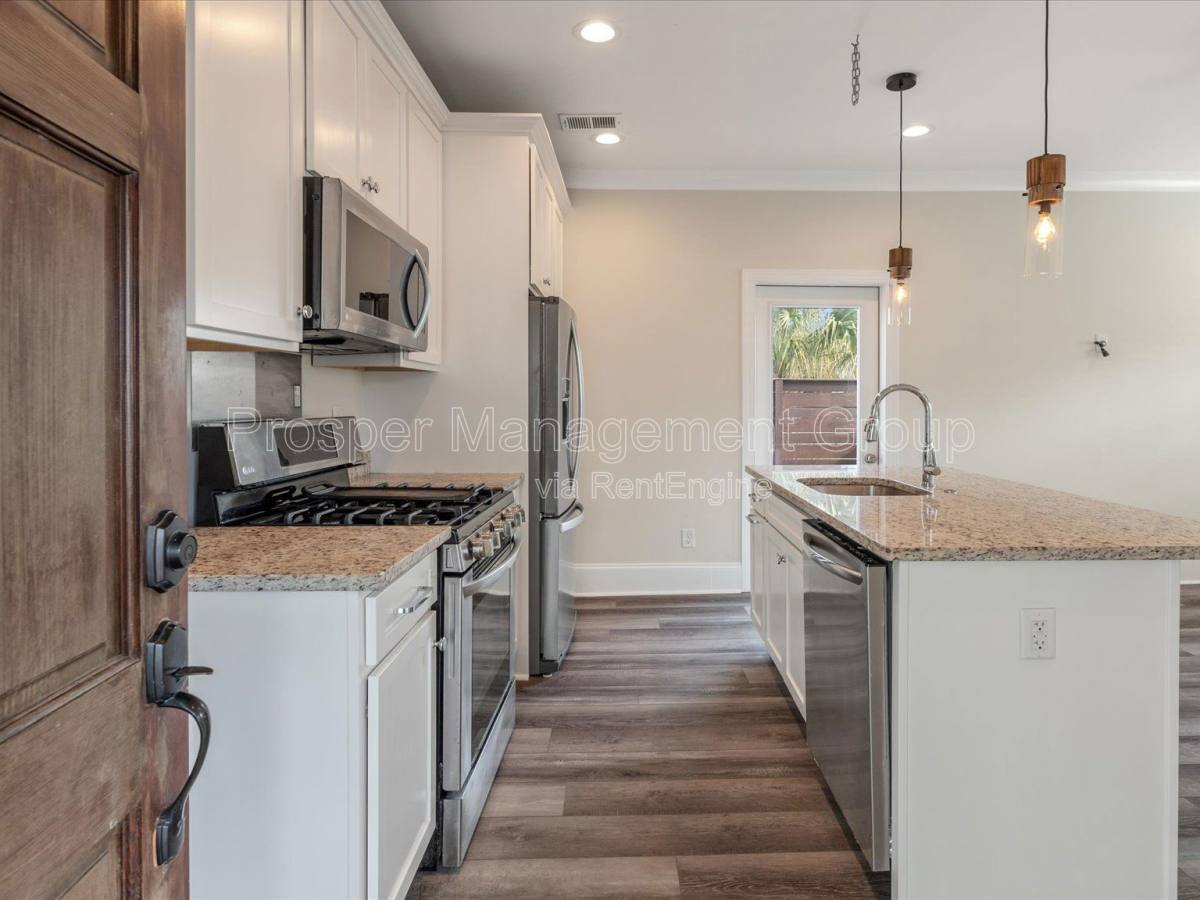 House for rent at 400 Sumter St, Charleston, SC 29403