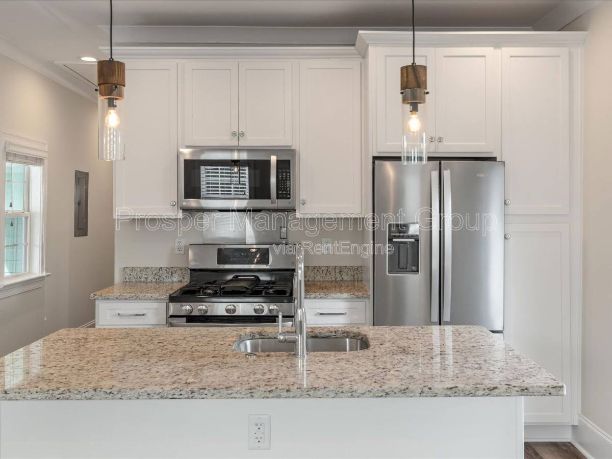 House for rent at 400 Sumter St, Charleston, SC 29403