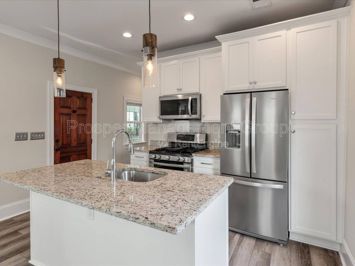 House for rent at 400 Sumter St, Charleston, SC 29403