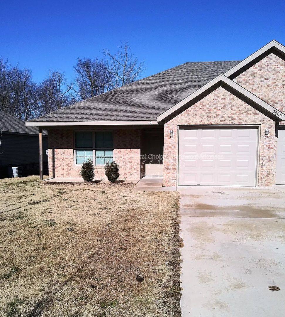 Apartment for rent at 2900 SW Amberwood Ave #2, Bentonville, AR 72713