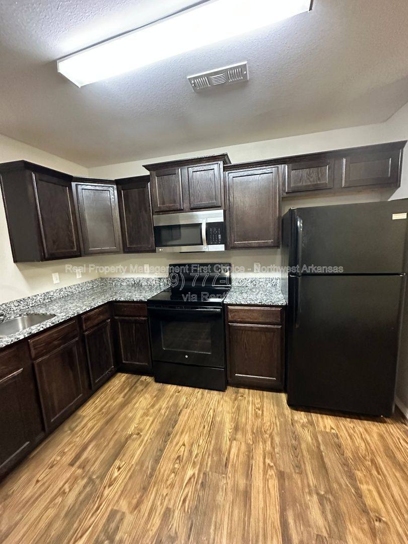 Apartment for rent at 2900 SW Amberwood Ave #2, Bentonville, AR 72713