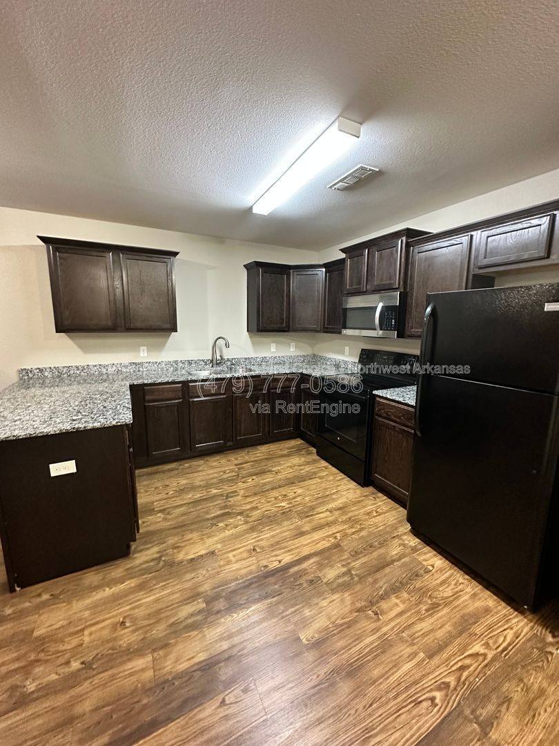 Apartment for rent at 2900 SW Amberwood Ave #2, Bentonville, AR 72713
