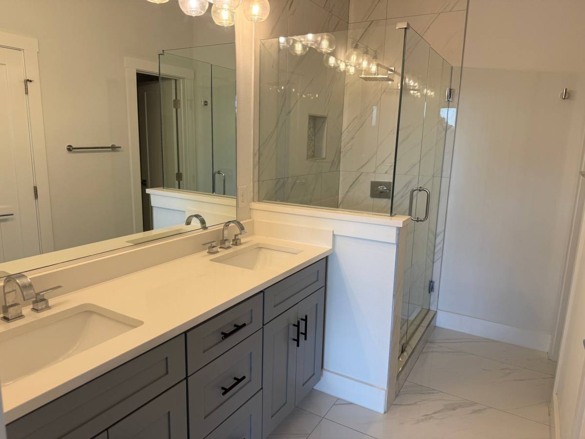 Townhouse for rent at 2620 Valley View Lane #103, Dallas, TX 75234