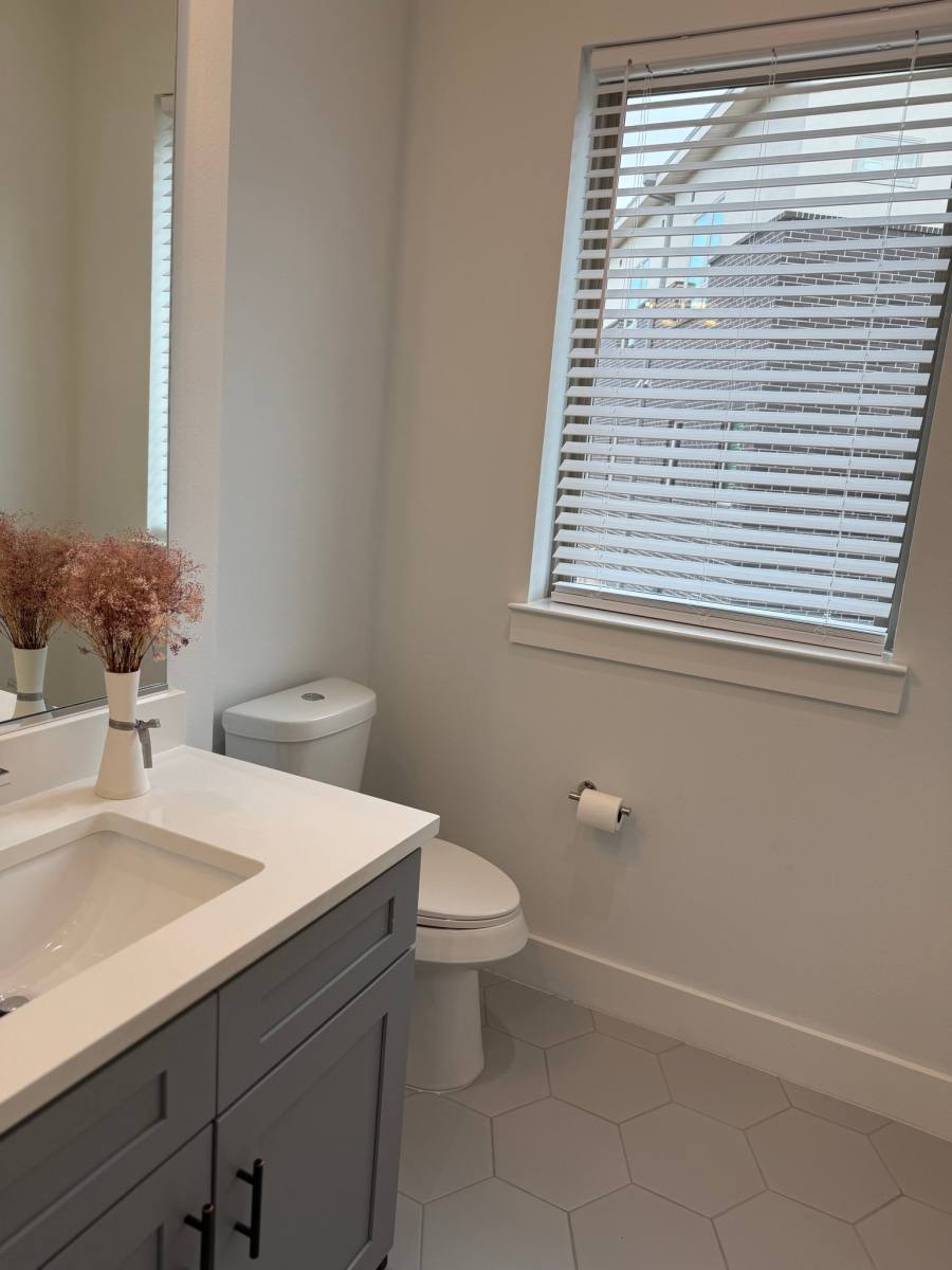 Townhouse for rent at 2620 Valley View Lane #103, Dallas, TX 75234