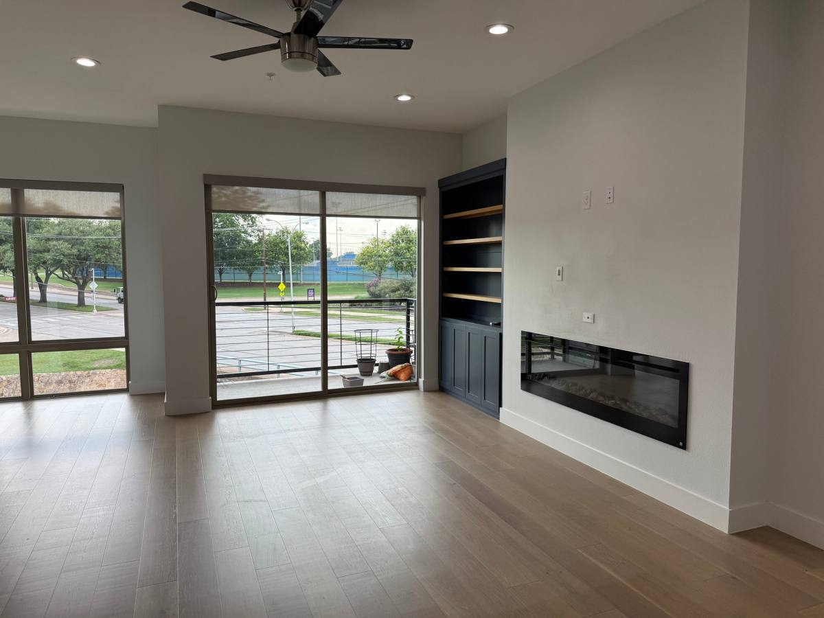 Townhouse for rent at 2620 Valley View Lane #103, Dallas, TX 75234