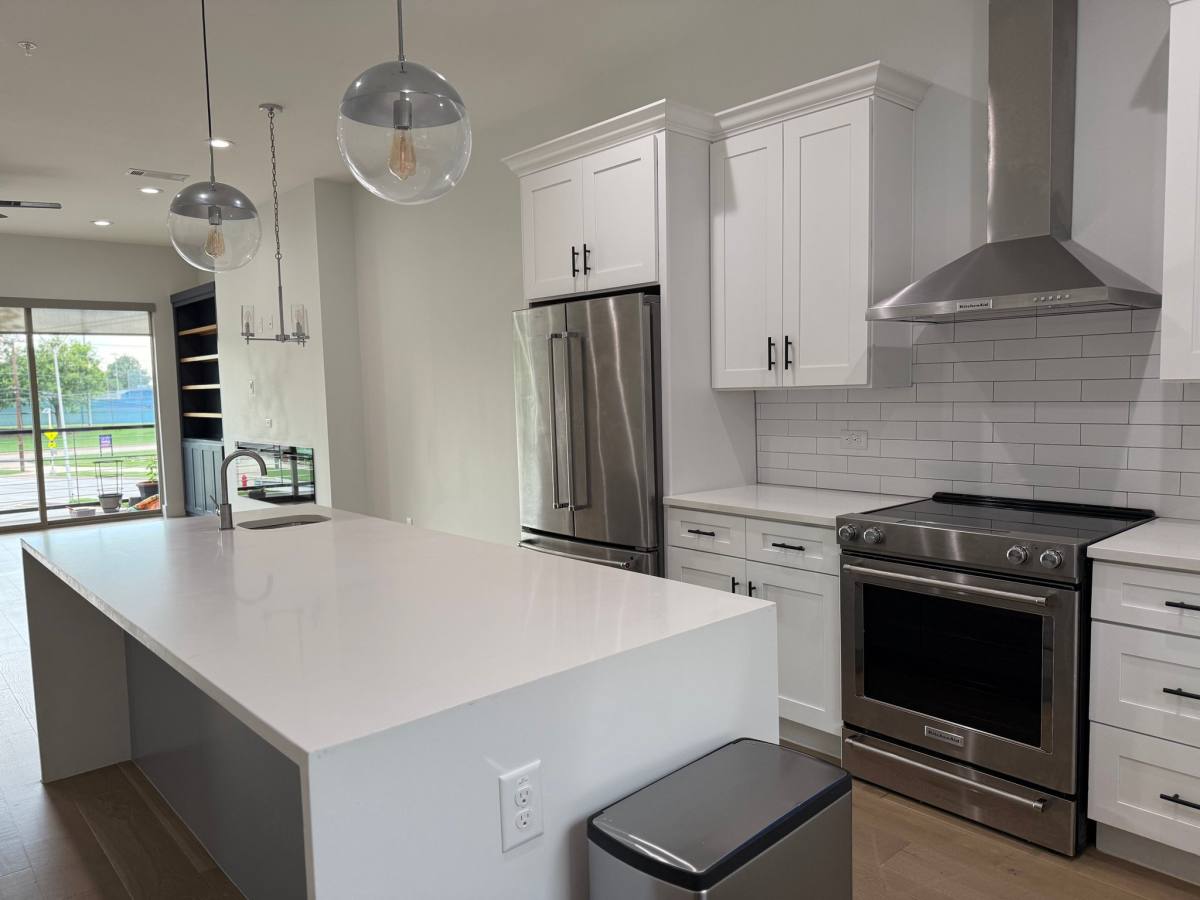 Townhouse for rent at 2620 Valley View Lane #103, Dallas, TX 75234