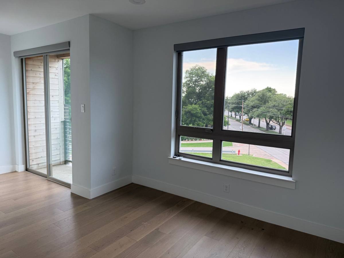Townhouse for rent at 2620 Valley View Lane #103, Dallas, TX 75234