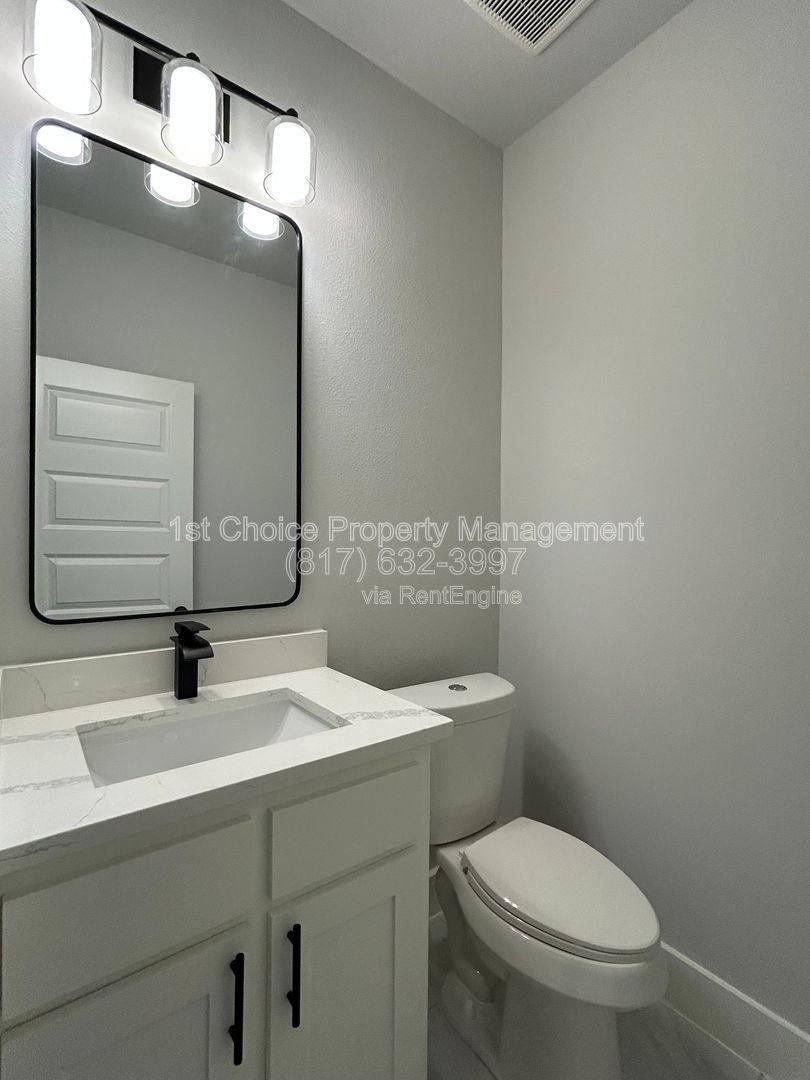 House for rent at 1609 Sharon St, Arlington, TX 76010