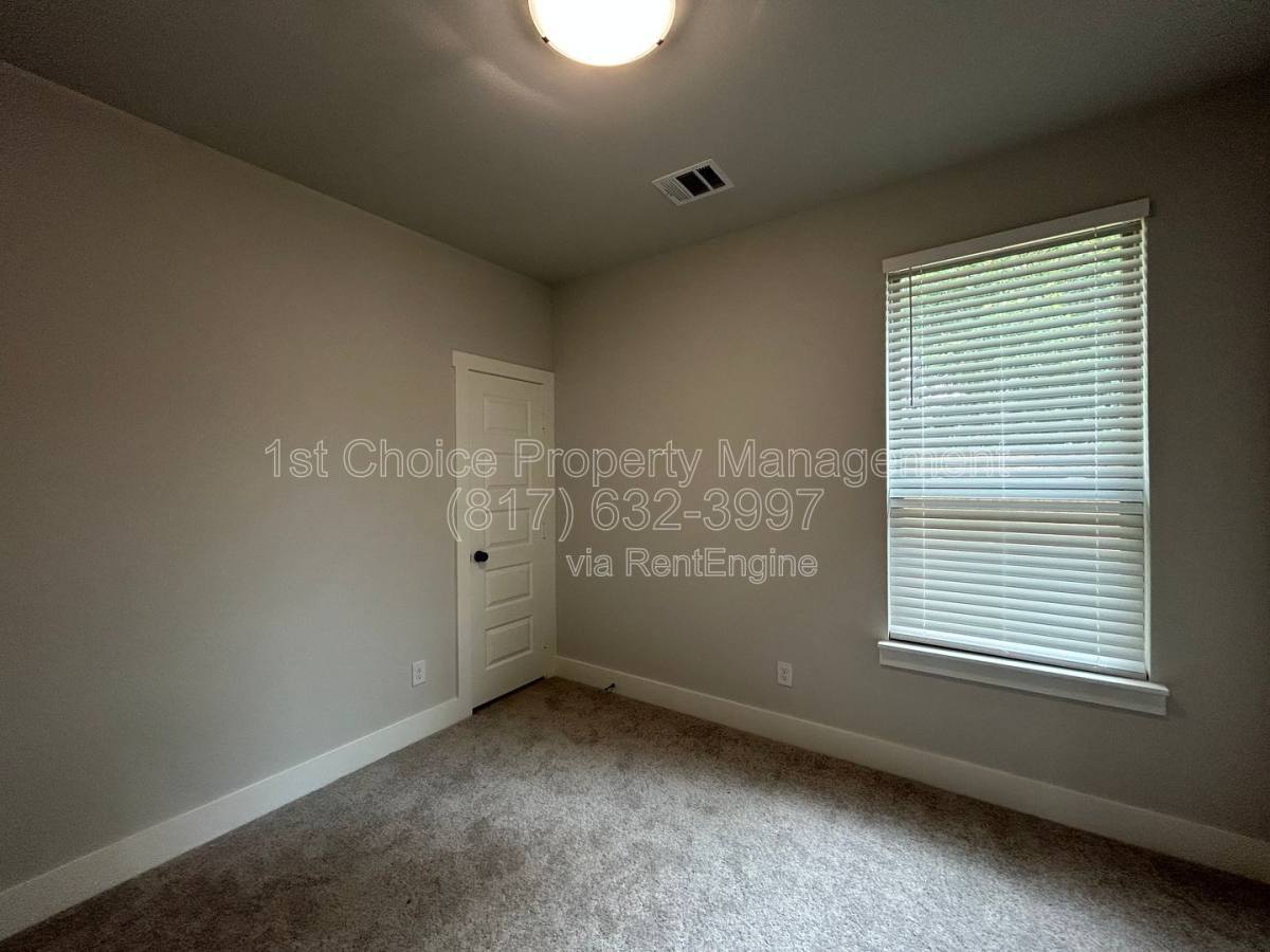 House for rent at 1609 Sharon St, Arlington, TX 76010