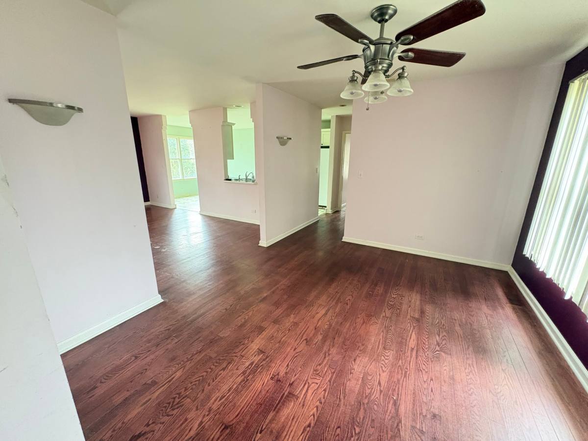 House for rent at 6N730 Manor Lane, Itasca, IL 60143