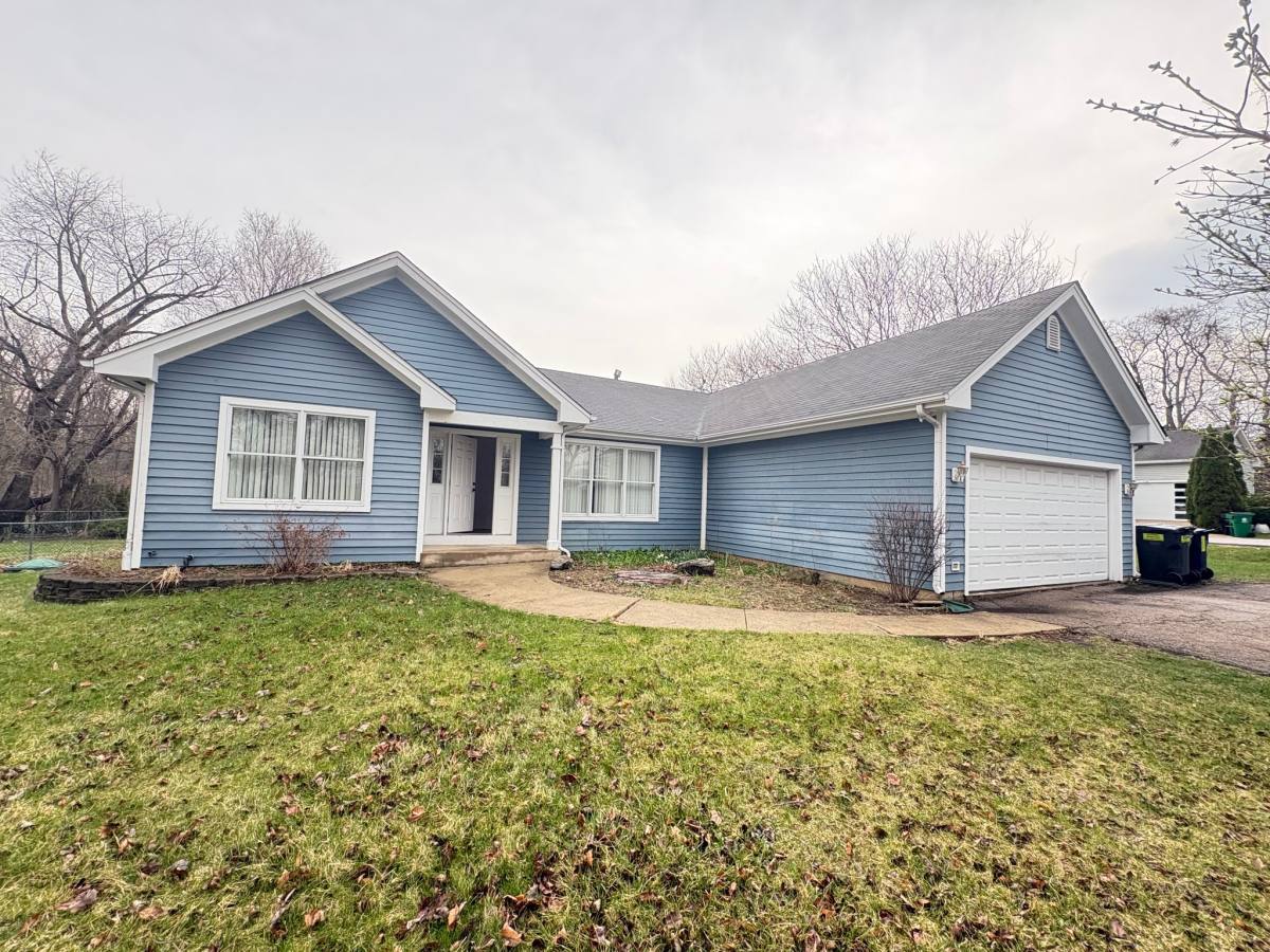 House for rent at 6N730 Manor Lane, Itasca, IL 60143