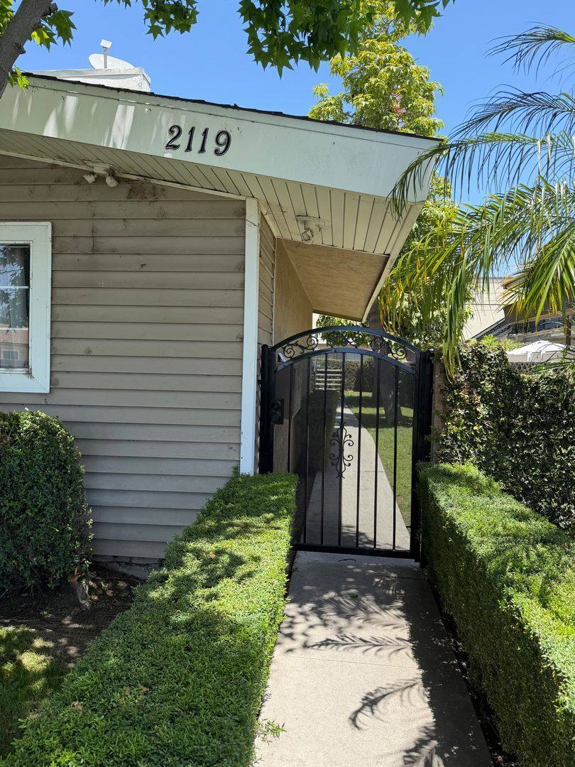 Apartment for rent at 2119 E Westport Dr #7, Anaheim, CA 92806