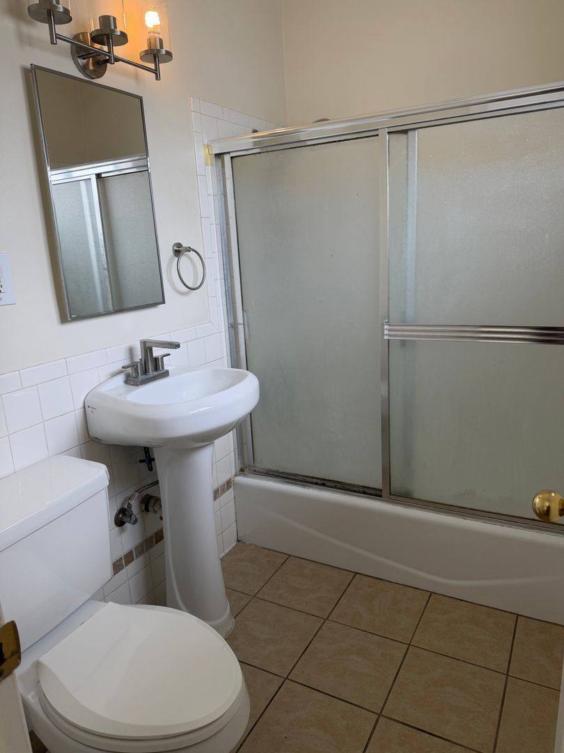 Apartment for rent at 2119 E Westport Dr #7, Anaheim, CA 92806