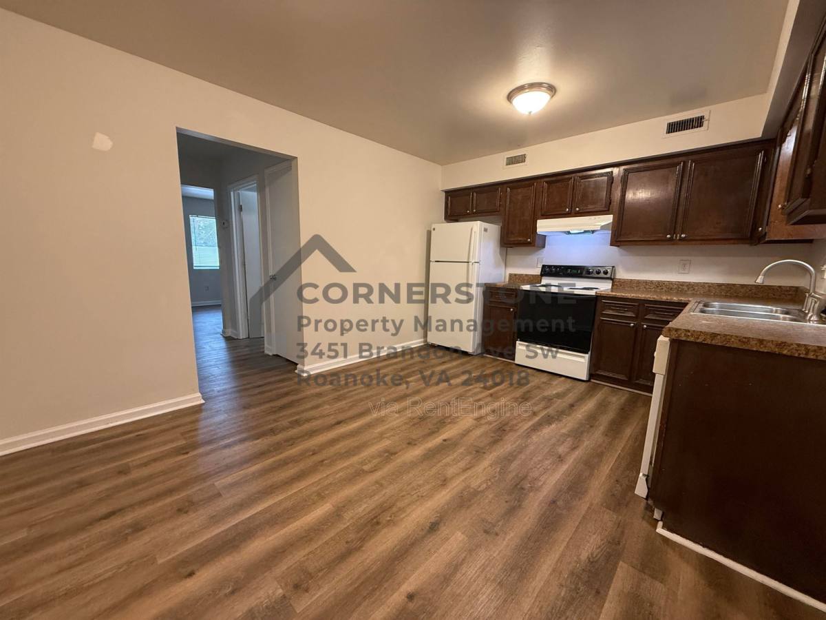 Apartment for rent at 106 Lee Ave NE #3, Roanoke, VA 24012