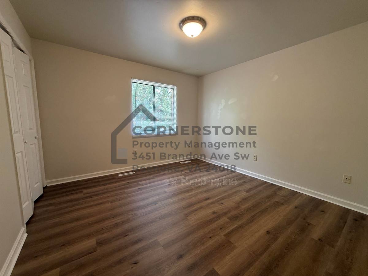 Apartment for rent at 106 Lee Ave NE #3, Roanoke, VA 24012