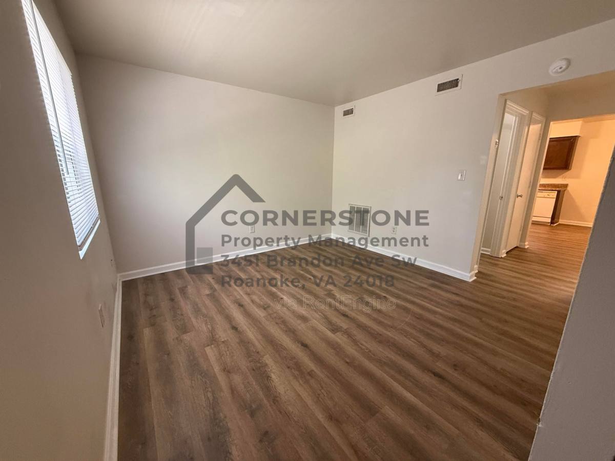 Apartment for rent at 106 Lee Ave NE #3, Roanoke, VA 24012