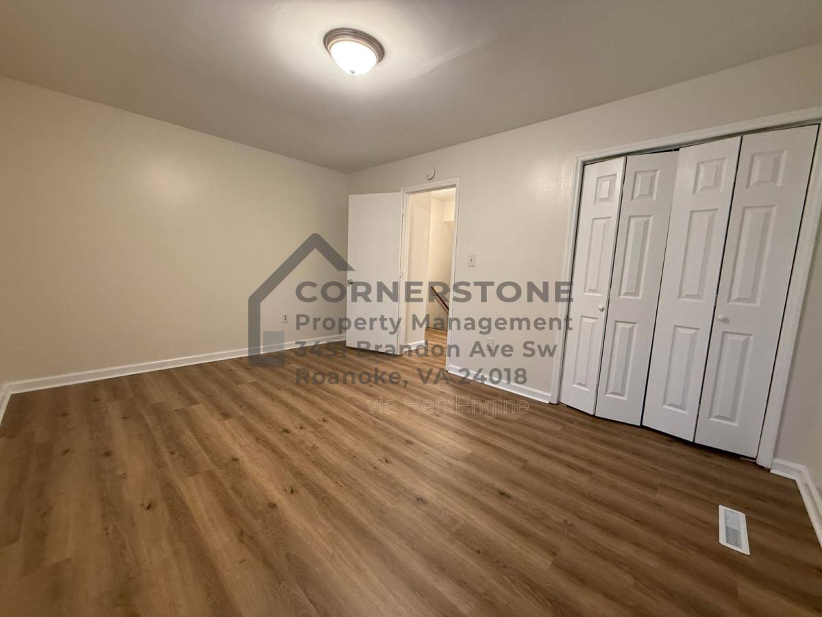 Apartment for rent at 106 Lee Ave NE #3, Roanoke, VA 24012