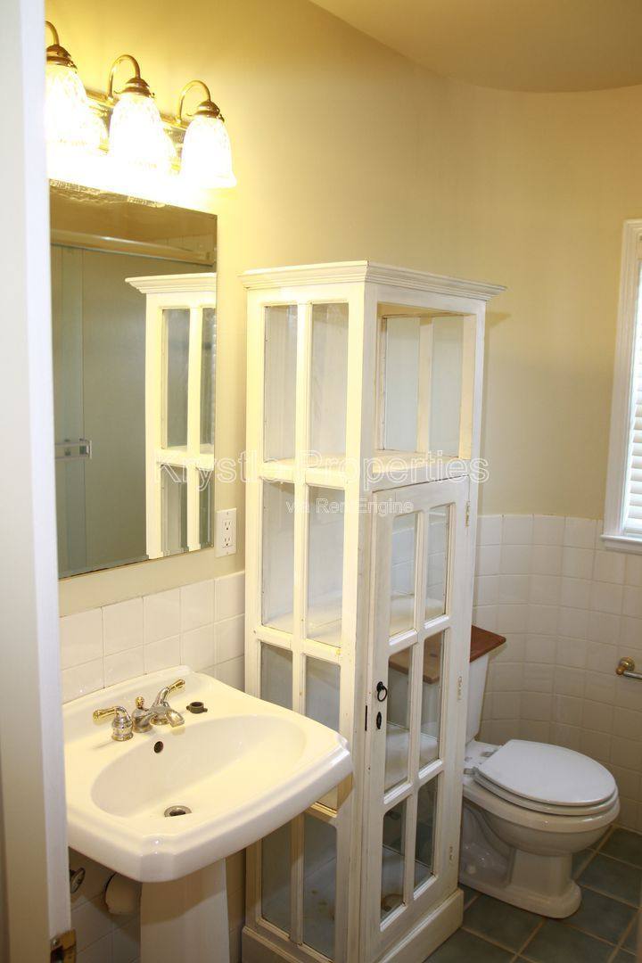 House for rent at 271 Viewmont Ave, Vallejo, CA 94590