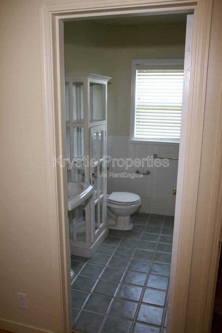 House for rent at 271 Viewmont Ave, Vallejo, CA 94590