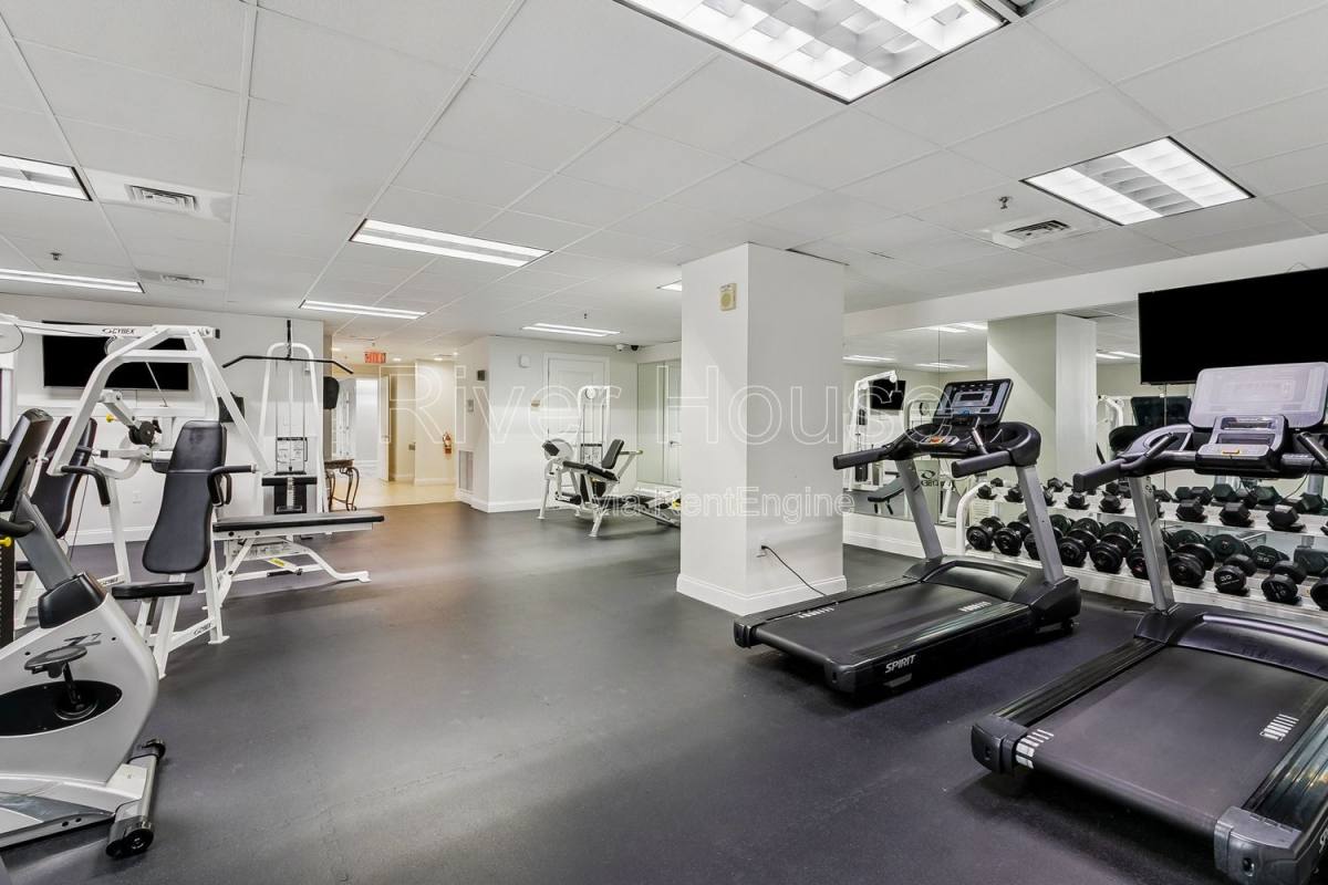 Apartment for rent at 925 Common St #902, New Orleans, LA 70112