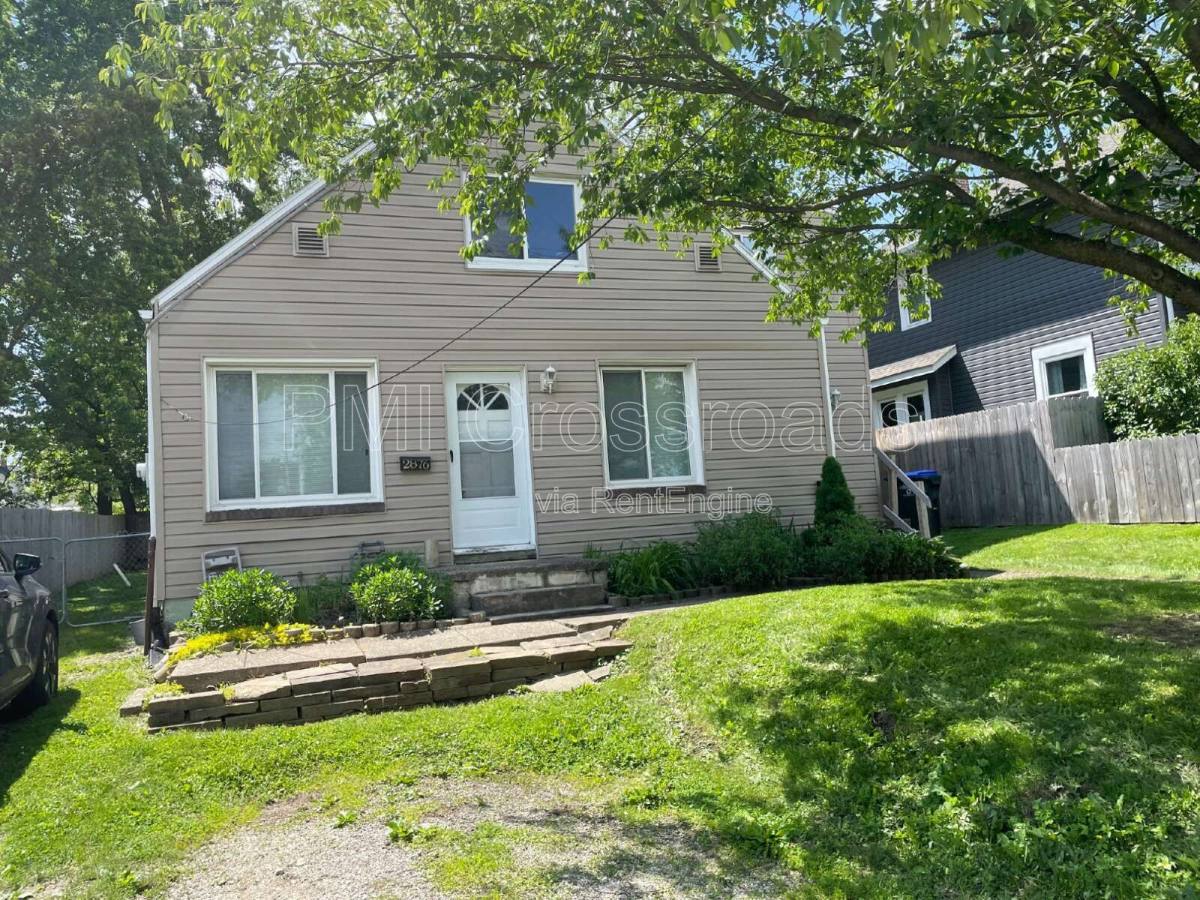 Apartment for rent at 2876 Hudson Dr #A, Cuyahoga Falls, OH 44221