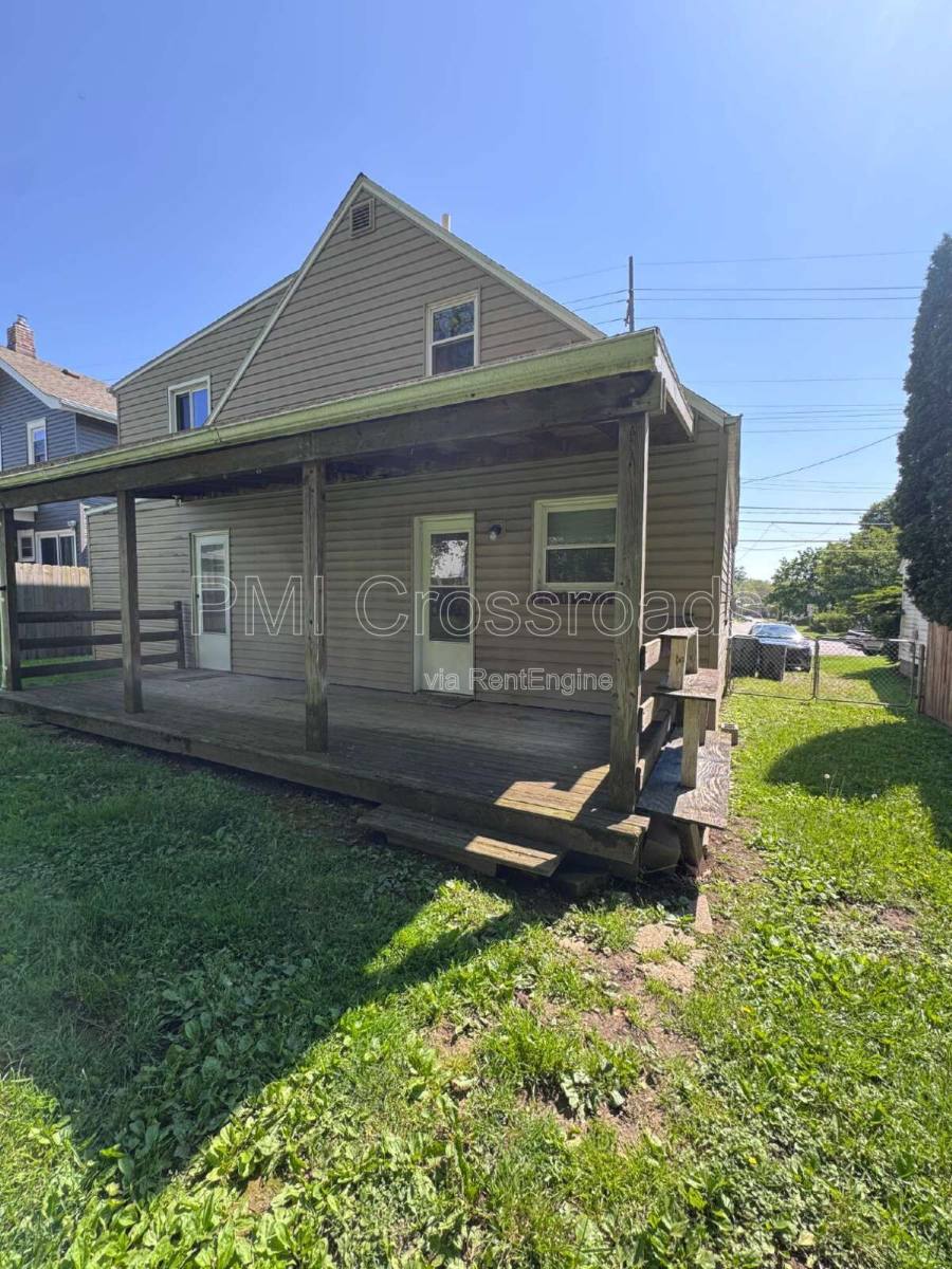 Apartment for rent at 2876 Hudson Dr #A, Cuyahoga Falls, OH 44221