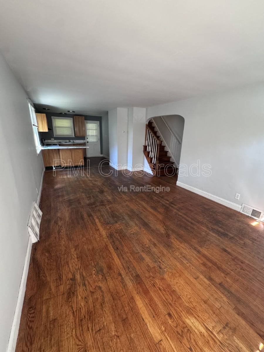 Apartment for rent at 2876 Hudson Dr #A, Cuyahoga Falls, OH 44221
