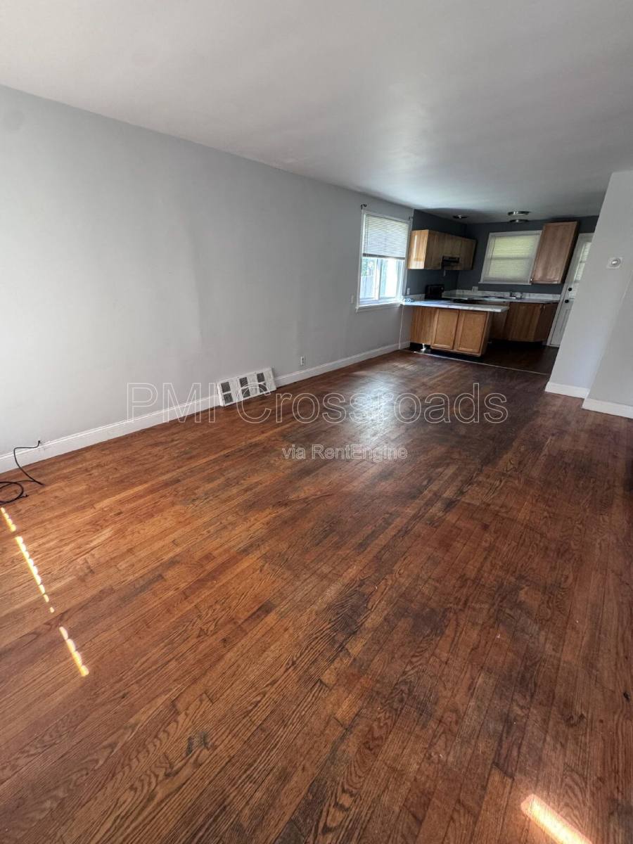 Apartment for rent at 2876 Hudson Dr #A, Cuyahoga Falls, OH 44221