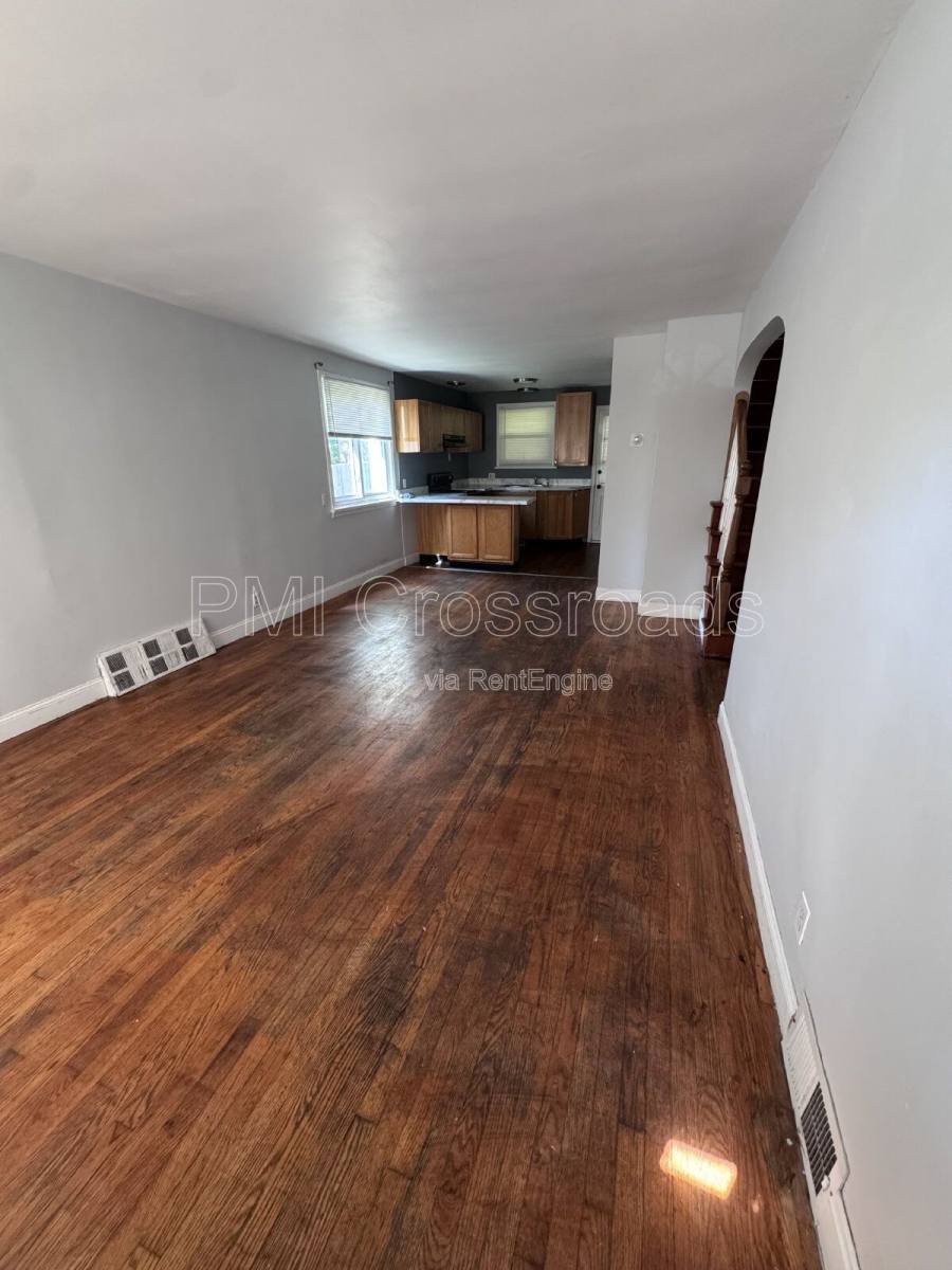 Apartment for rent at 2876 Hudson Dr #A, Cuyahoga Falls, OH 44221