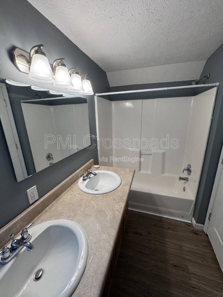 Apartment for rent at 2876 Hudson Dr #A, Cuyahoga Falls, OH 44221