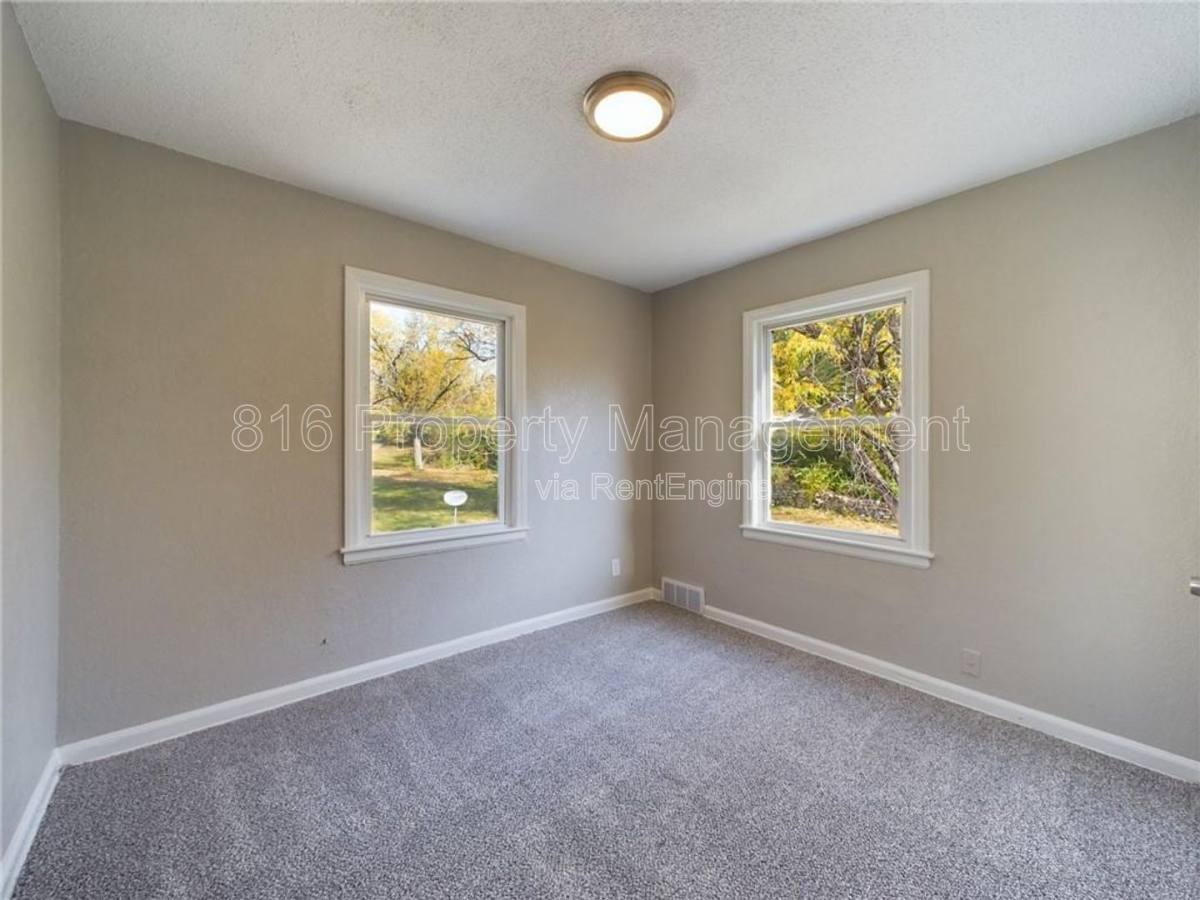 Apartment for rent at 7433 Arleta Blvd, Kansas City, MO 64132