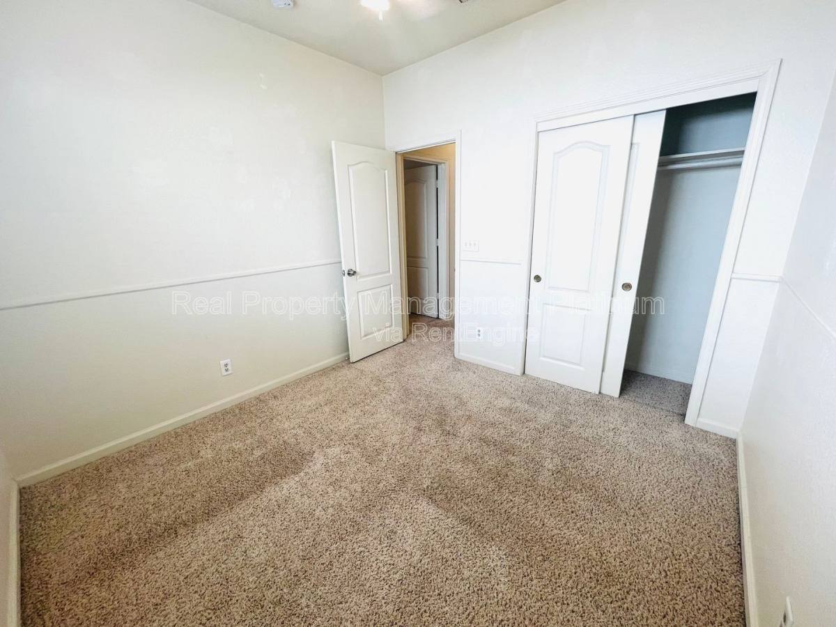 House for rent at 2982 E Granada Ave, Fresno, CA 93720