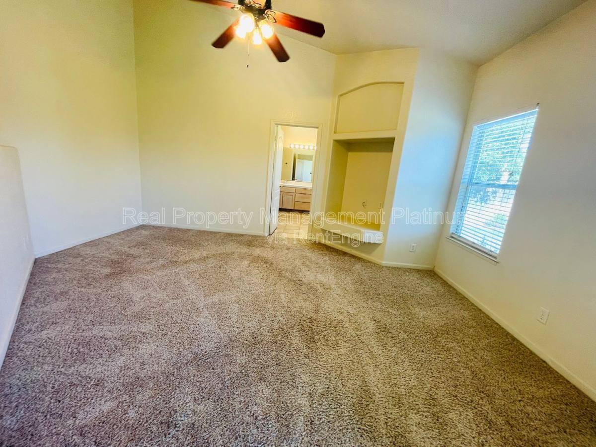 House for rent at 2982 E Granada Ave, Fresno, CA 93720