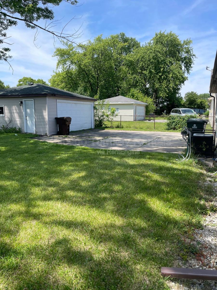 House for rent at 3900 171st St, Country Club Hills, IL 60478
