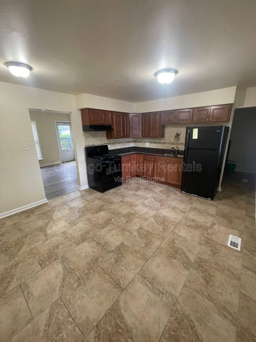 House for rent at 3900 171st St, Country Club Hills, IL 60478