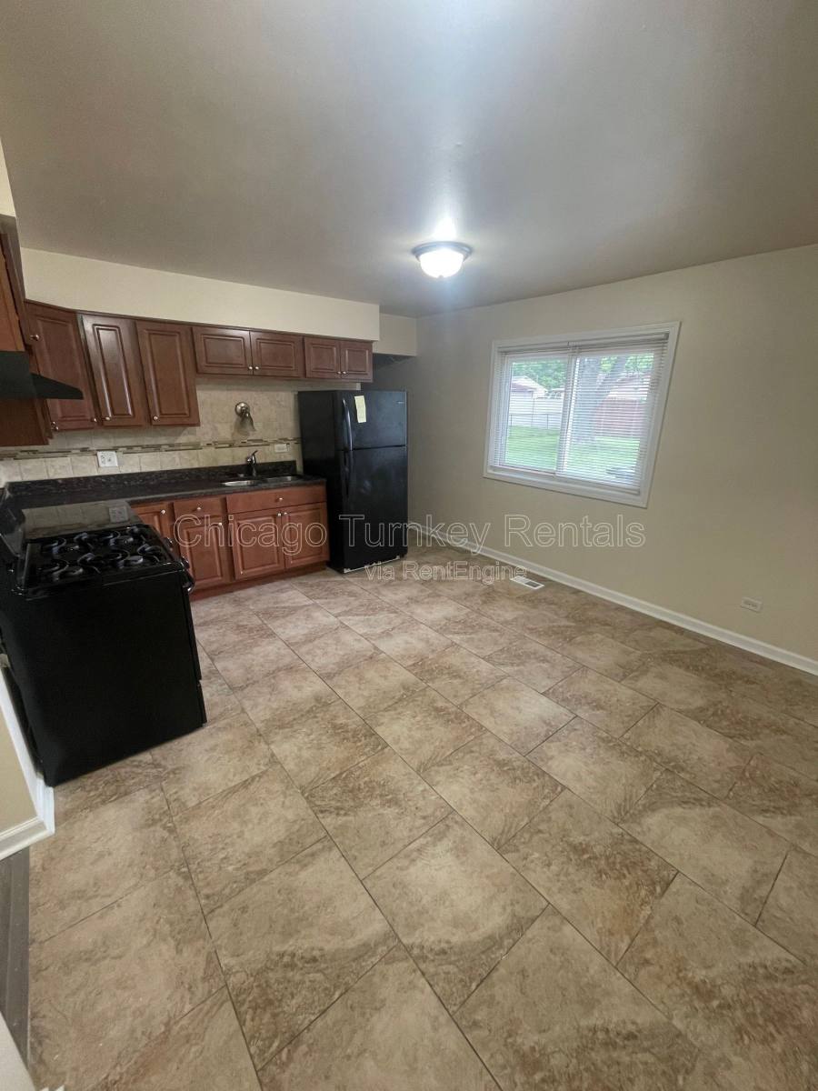 House for rent at 3900 171st St, Country Club Hills, IL 60478