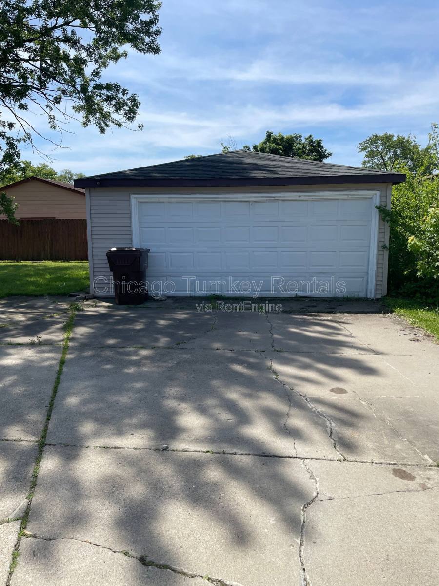 House for rent at 3900 171st St, Country Club Hills, IL 60478