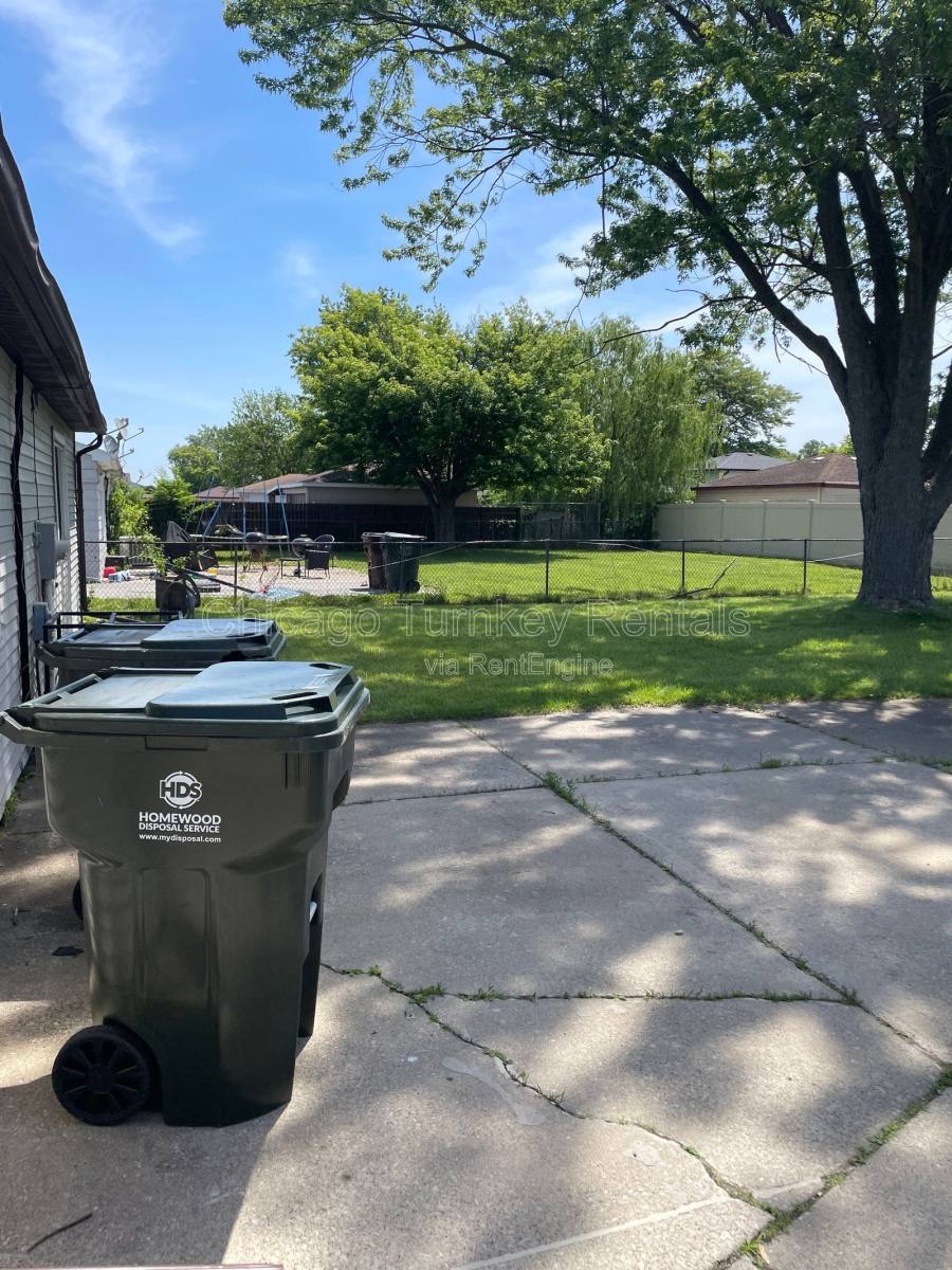 House for rent at 3900 171st St, Country Club Hills, IL 60478