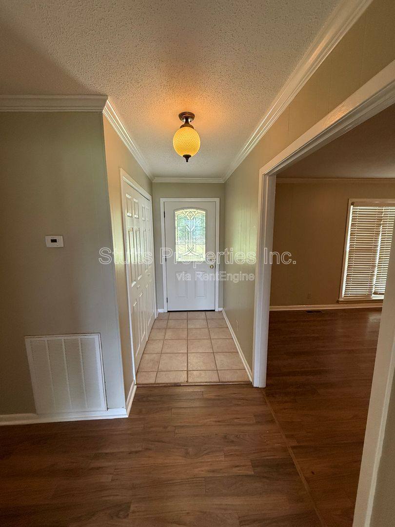 Apartment for rent at 3575 County Rd #154, Florence, AL 35633