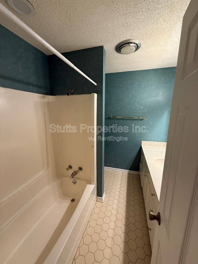 Apartment for rent at 3575 County Rd #154, Florence, AL 35633