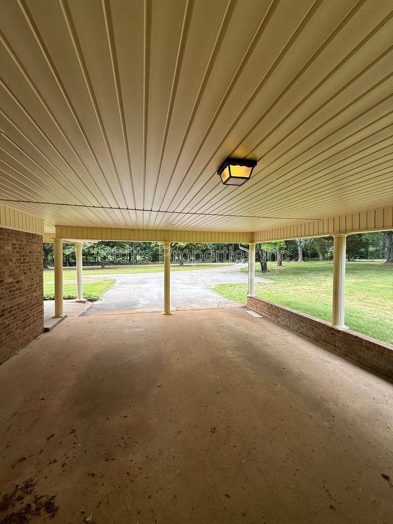 Apartment for rent at 3575 County Rd #154, Florence, AL 35633