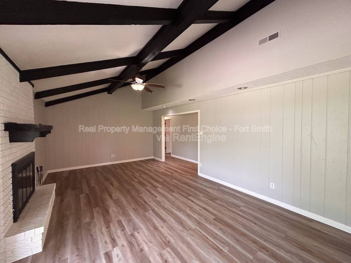House for rent at 1406 Strozier Court, Barling, AR 72923