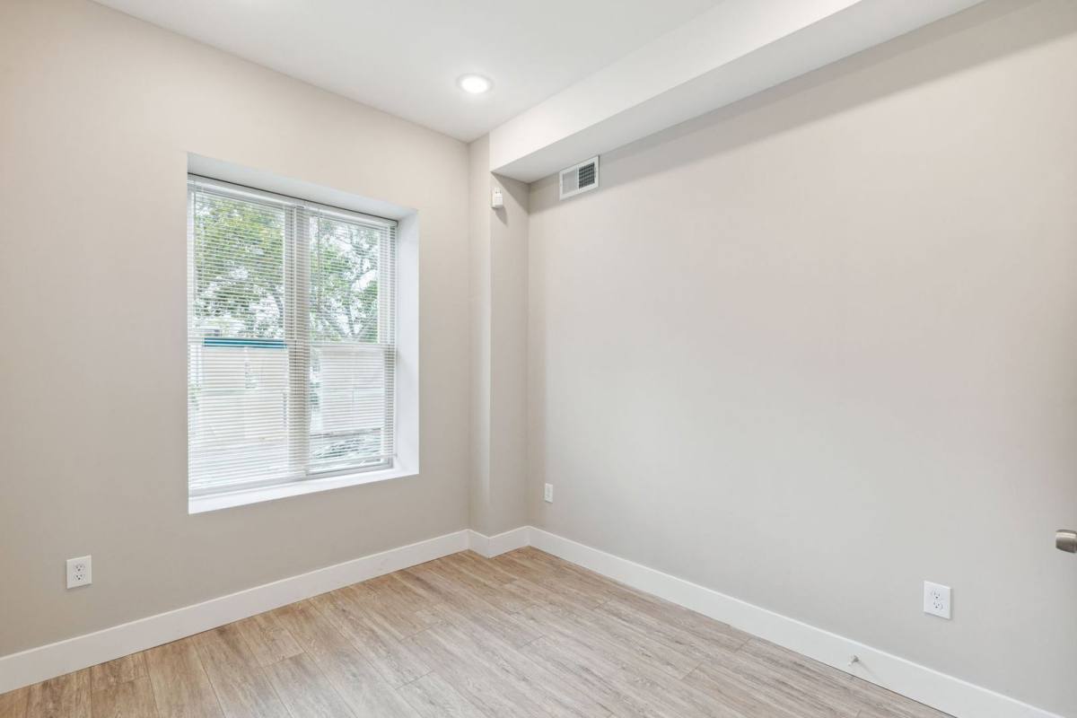 Apartment for rent at 1333 E Snyder Ave #1, Philadelphia, PA 19148