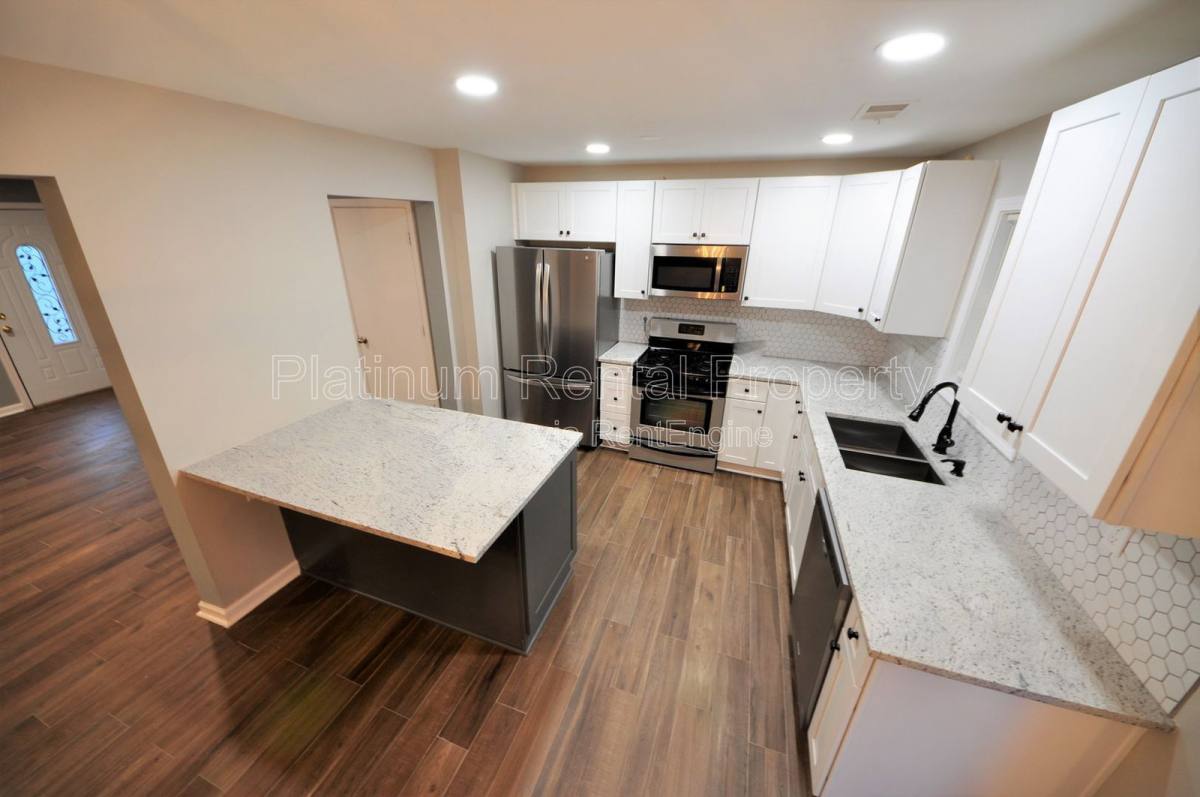 Townhouse for rent at 3572 Kennesaw Station Dr, Kennesaw, GA 30144